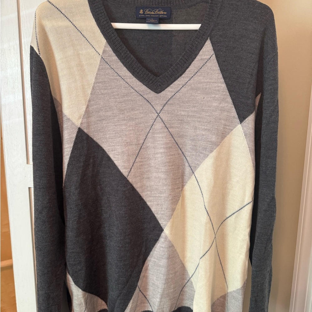 Brooks Brothers Women's V-Neck Argyle Sweater - Black, Gray, and Cream